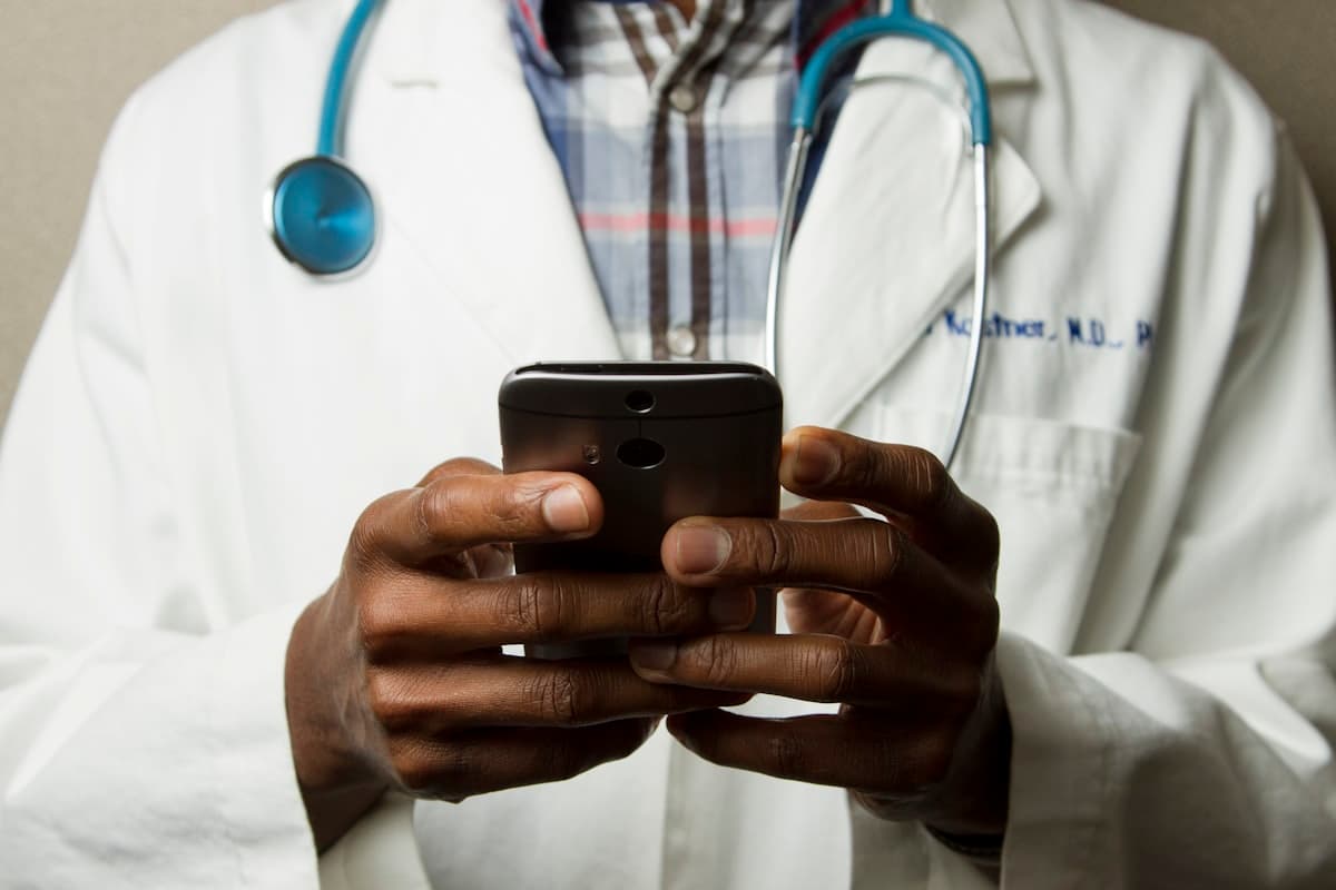 Sample clinician in a practice setting · stock photo, not a Clinix customer